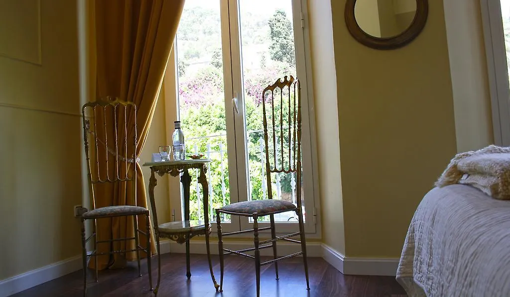 La Casa Azul B&B + Apartments Malaga 2*,