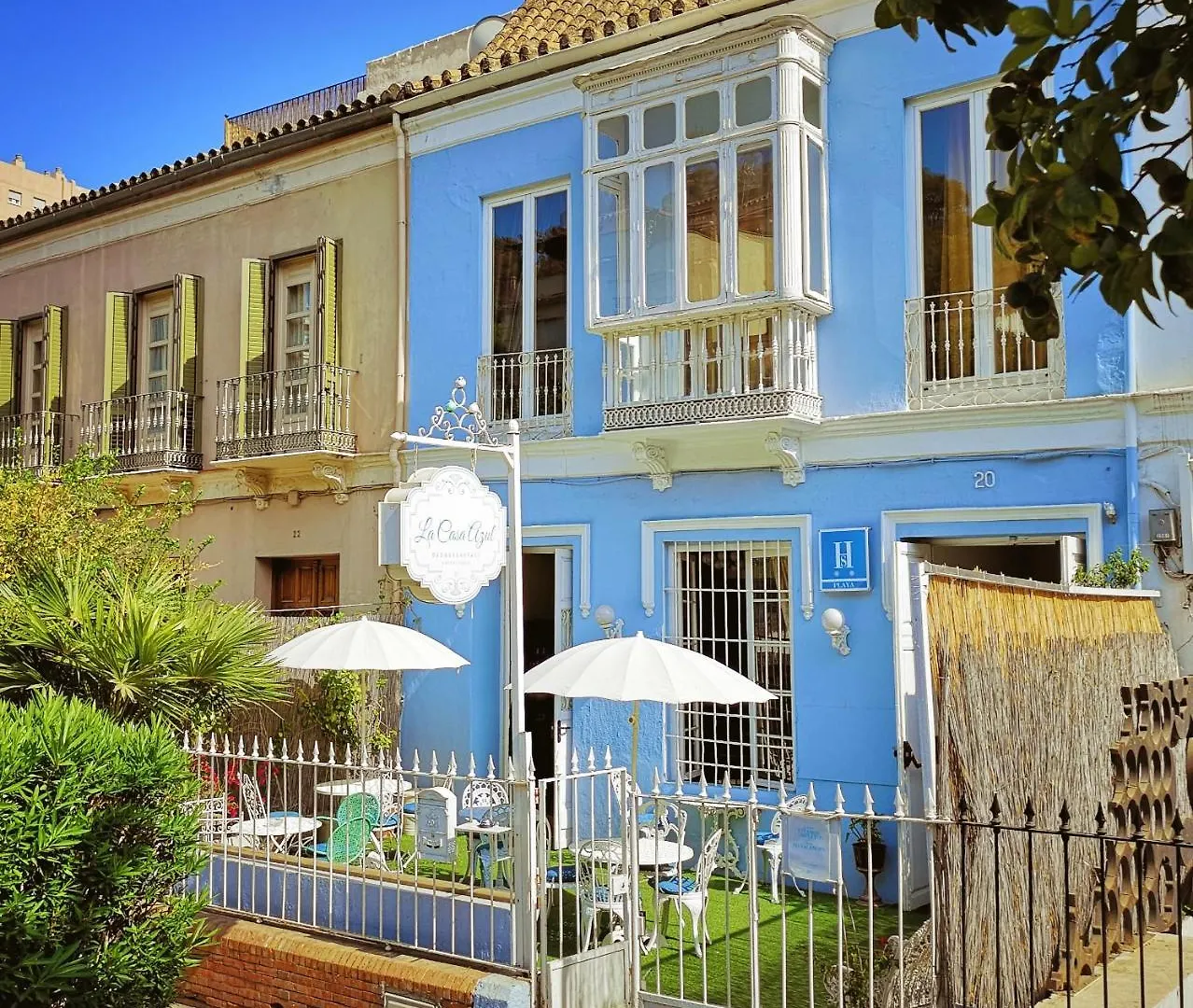 La Casa Azul B&B + Apartments contacts